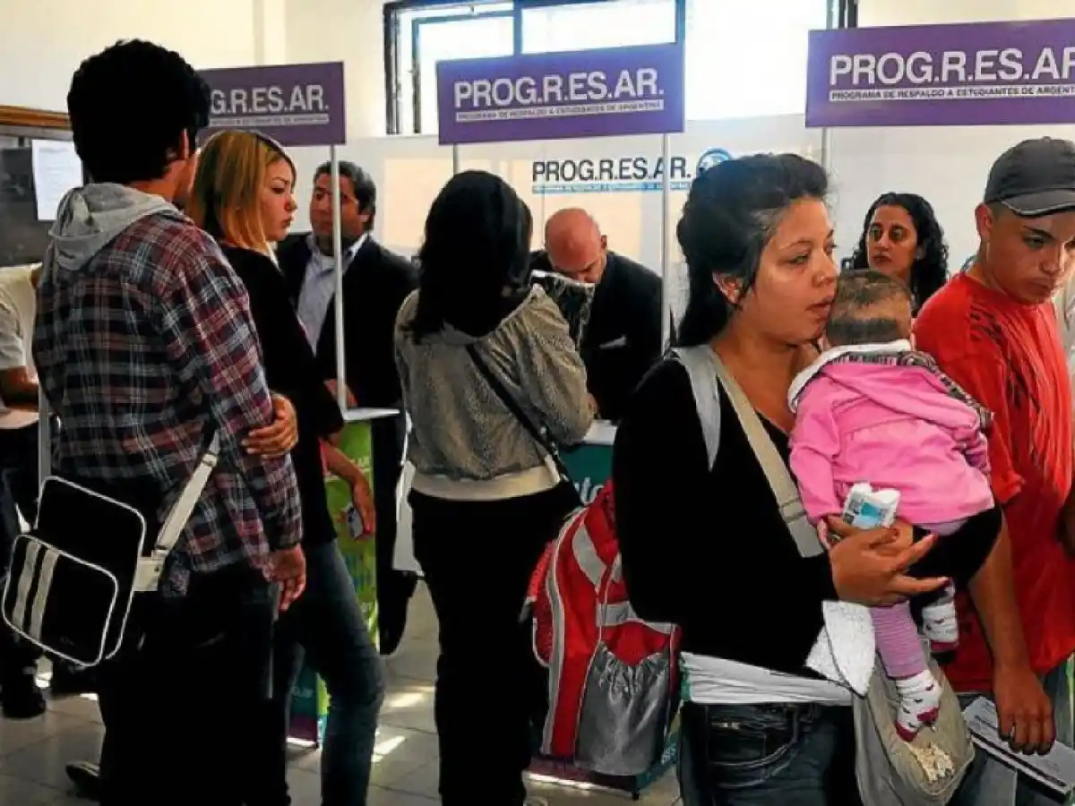 Los beneficiarios de planes sociales recibirán un bono de fin de año de $3.000