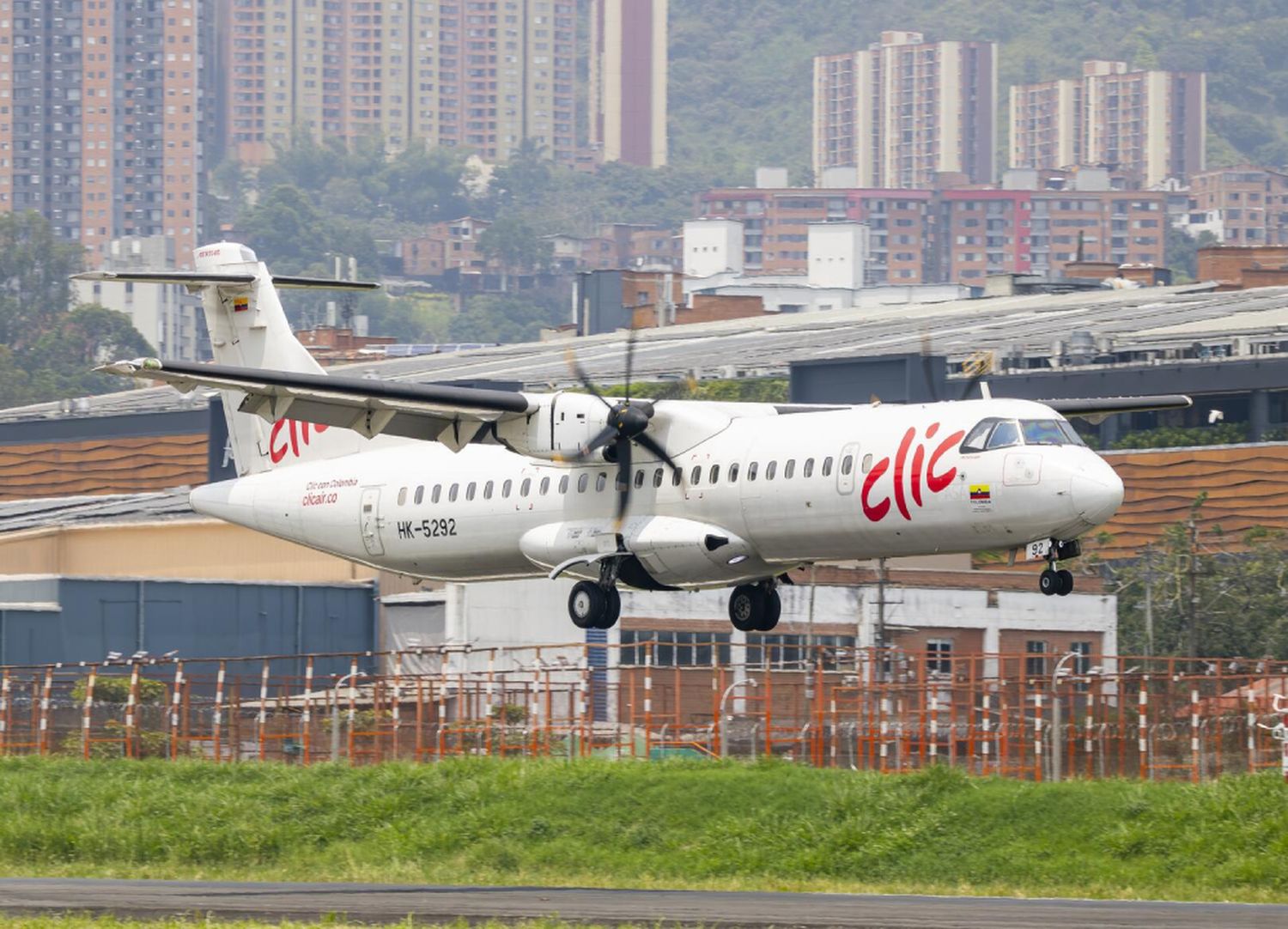 Clic Air Strengthens Its Presence in Colombia, Transporting Nearly Two Million Passengers in 2024