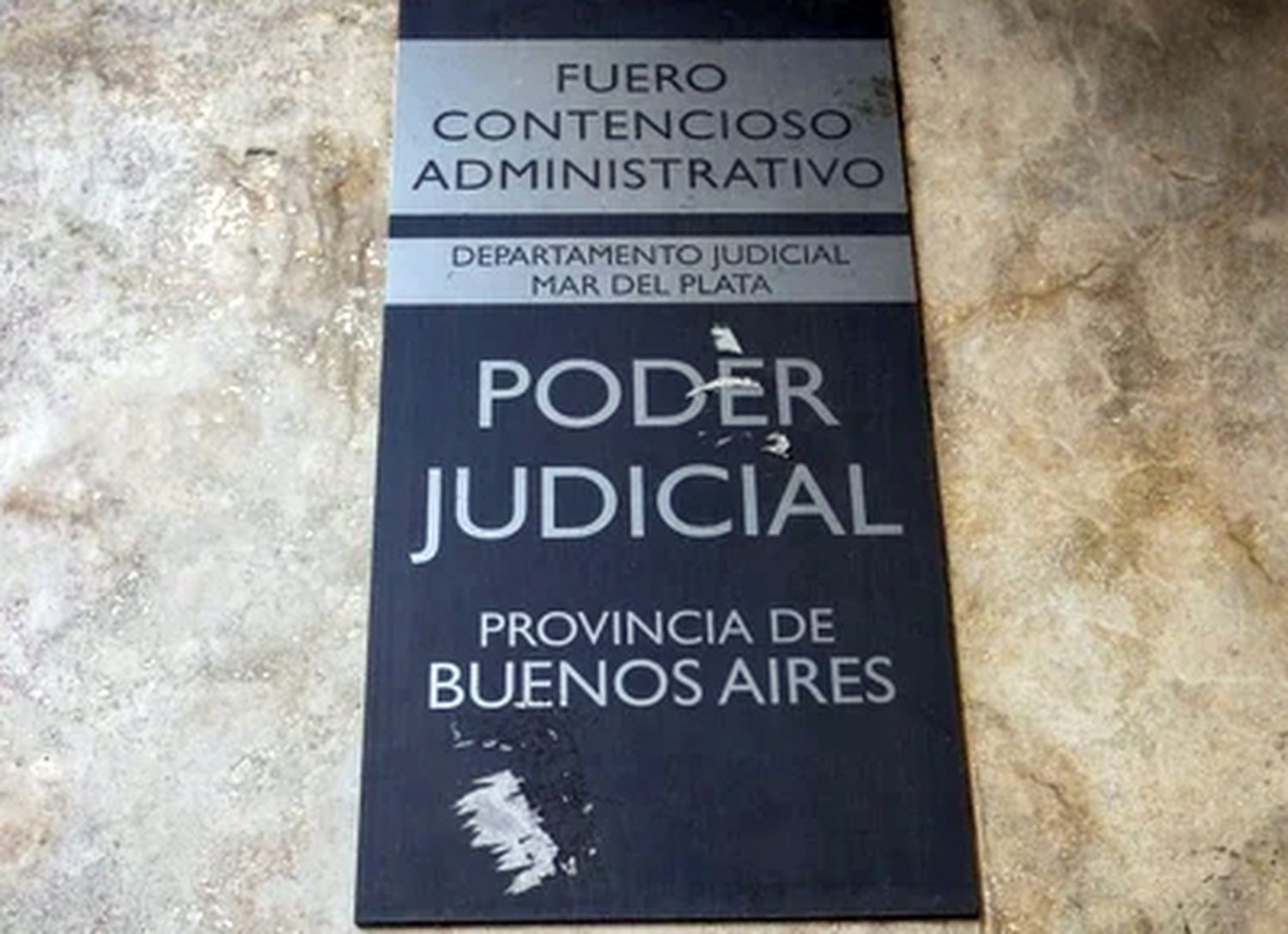 El aumento del servicio sanitario llega a la justicia marplatense.