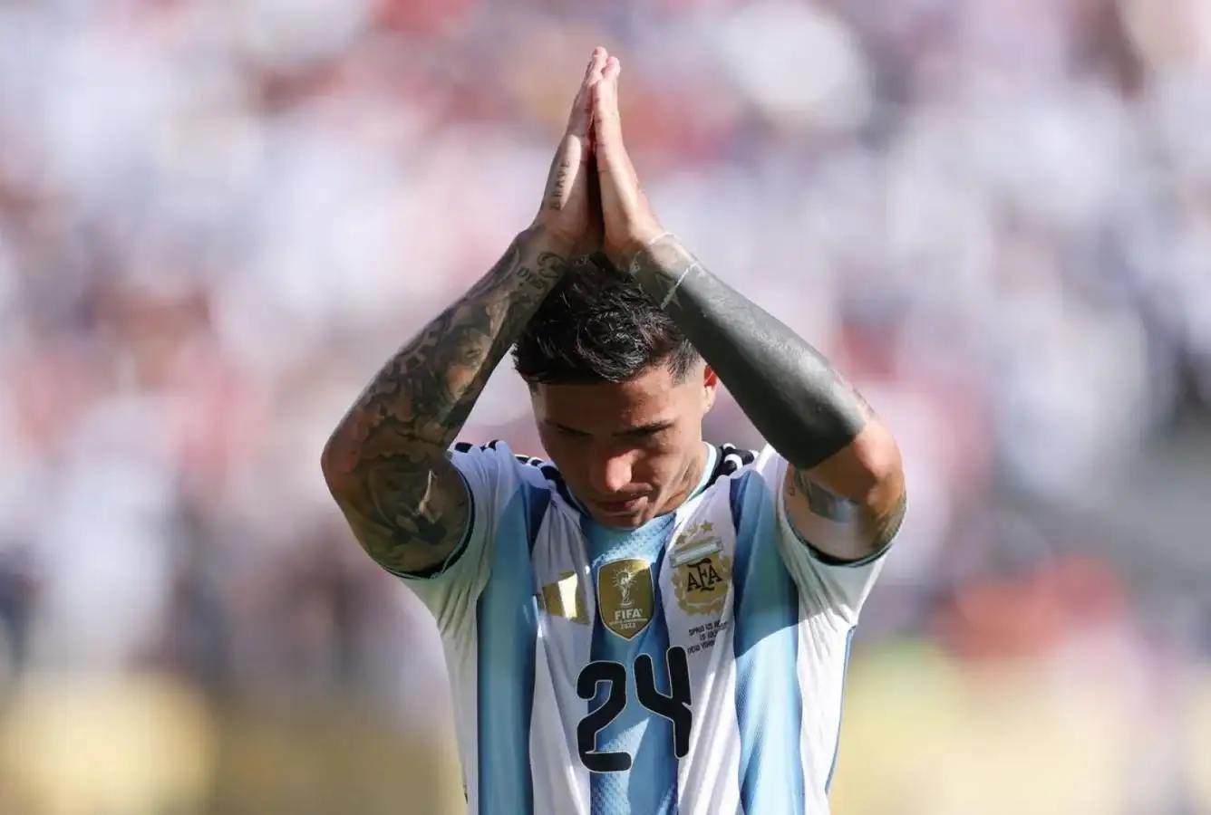 De héroe ante Inglaterra a la expulsión en la final: la noche más amarga  para Enzo Fernández, el campeón sanmartinense – La Noticia 1