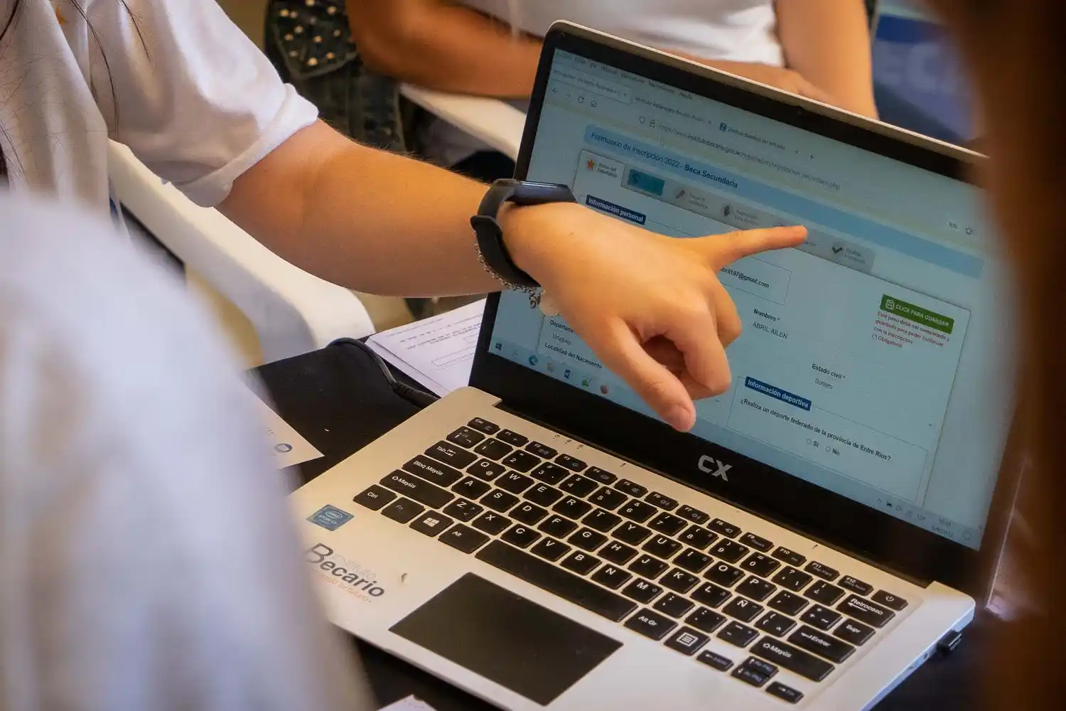 El Becario informó que en el nivel secundario se solicitaron más de 21 mil becas