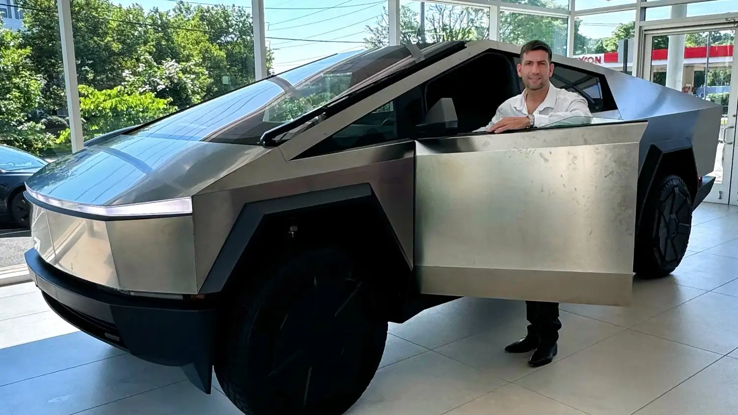 Quintar aseguró que pagó por un Tesla que jamás le entregaron.