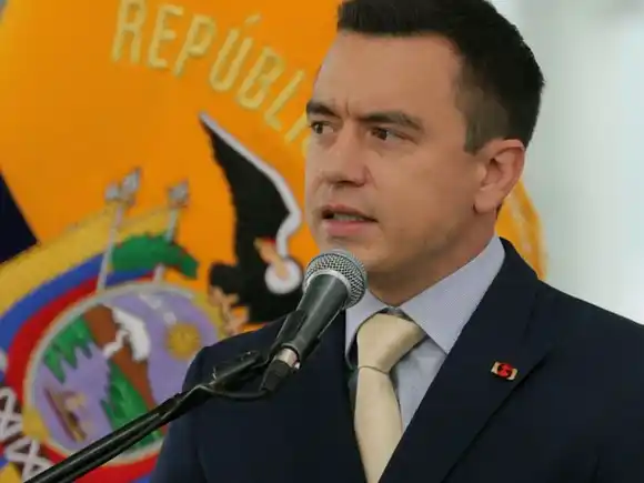 Presidente de Ecuador elimina subsidio al diésel: busca mejorar atención social