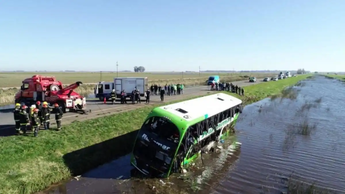 Vuelco en Ruta 2: el chofer del micro fue imputado por homicidio culposo