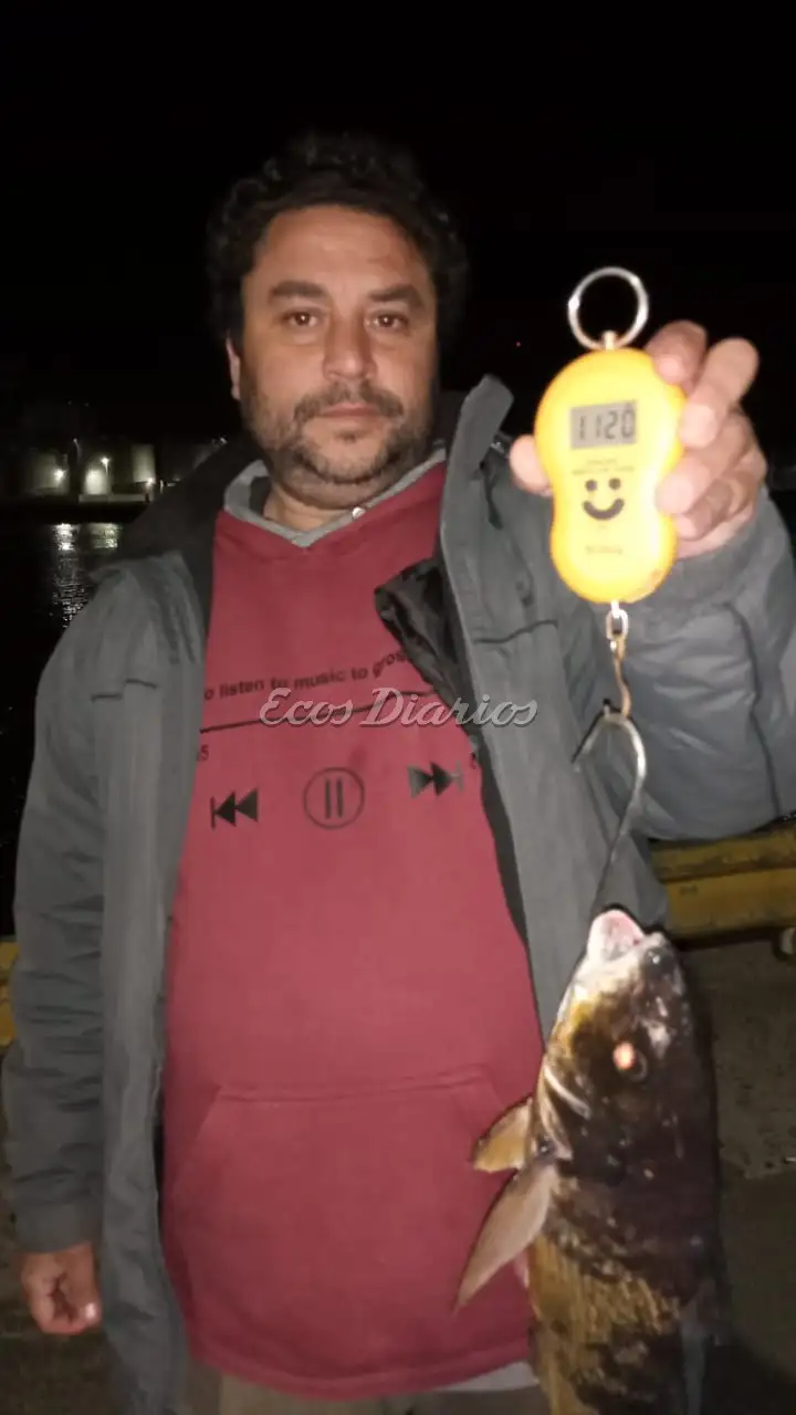 Jorge Gómez, con su pieza ganadora