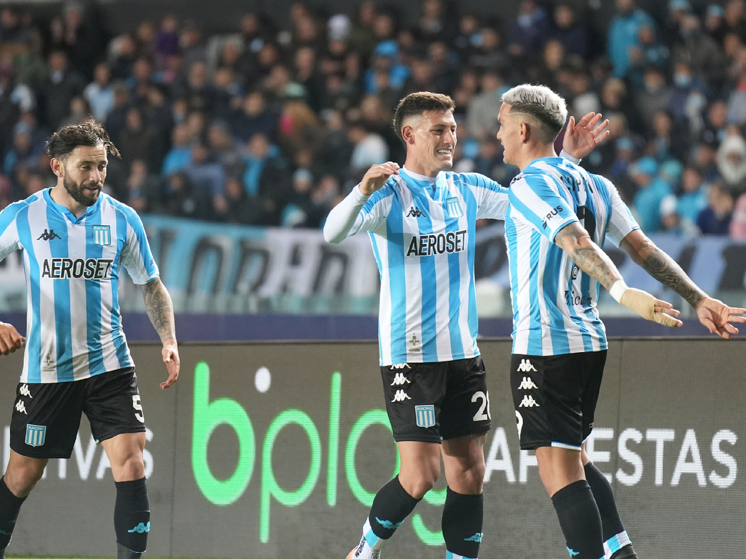 Racing le dio una paliza a Aldosivi