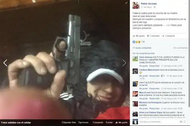 La barra de Independiente veló en pleno estadio a uno de sus líderes