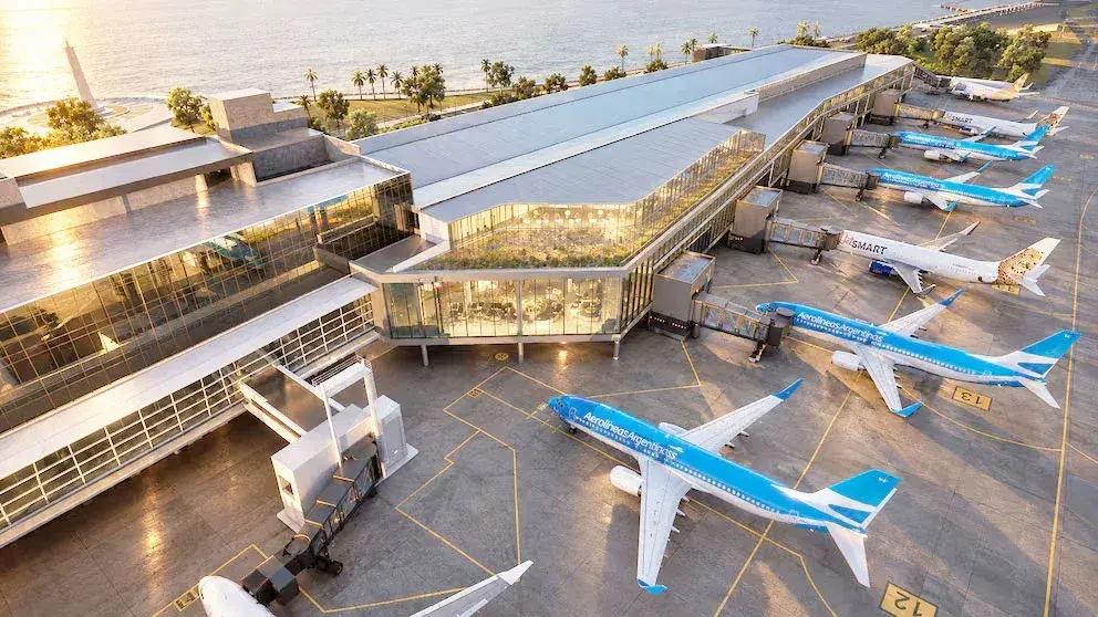 Los vuelos al exterior crecieron en septiembre cinco veces más que los de cabotaje