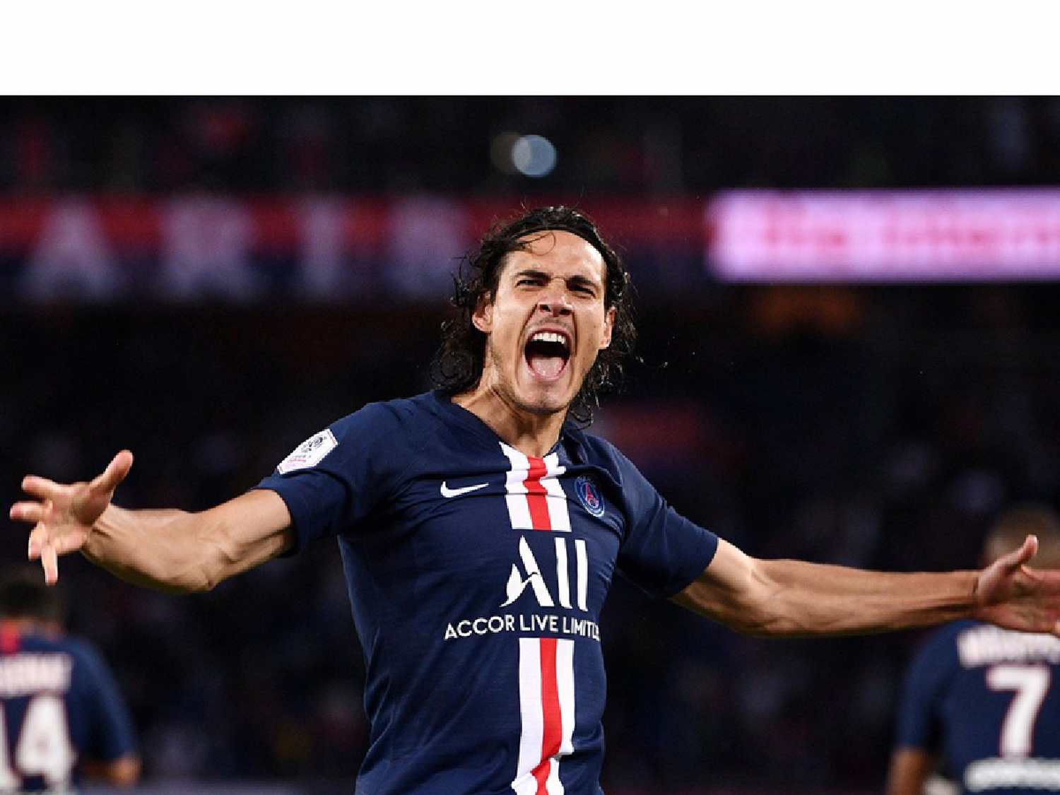 Cavani no descarta seguir en Francia