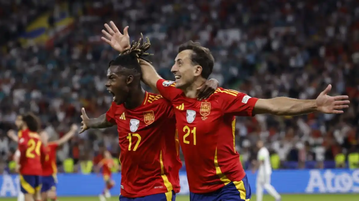 España se proclamó campeona de la Eurocopa al vencer a Inglaterra 2-1