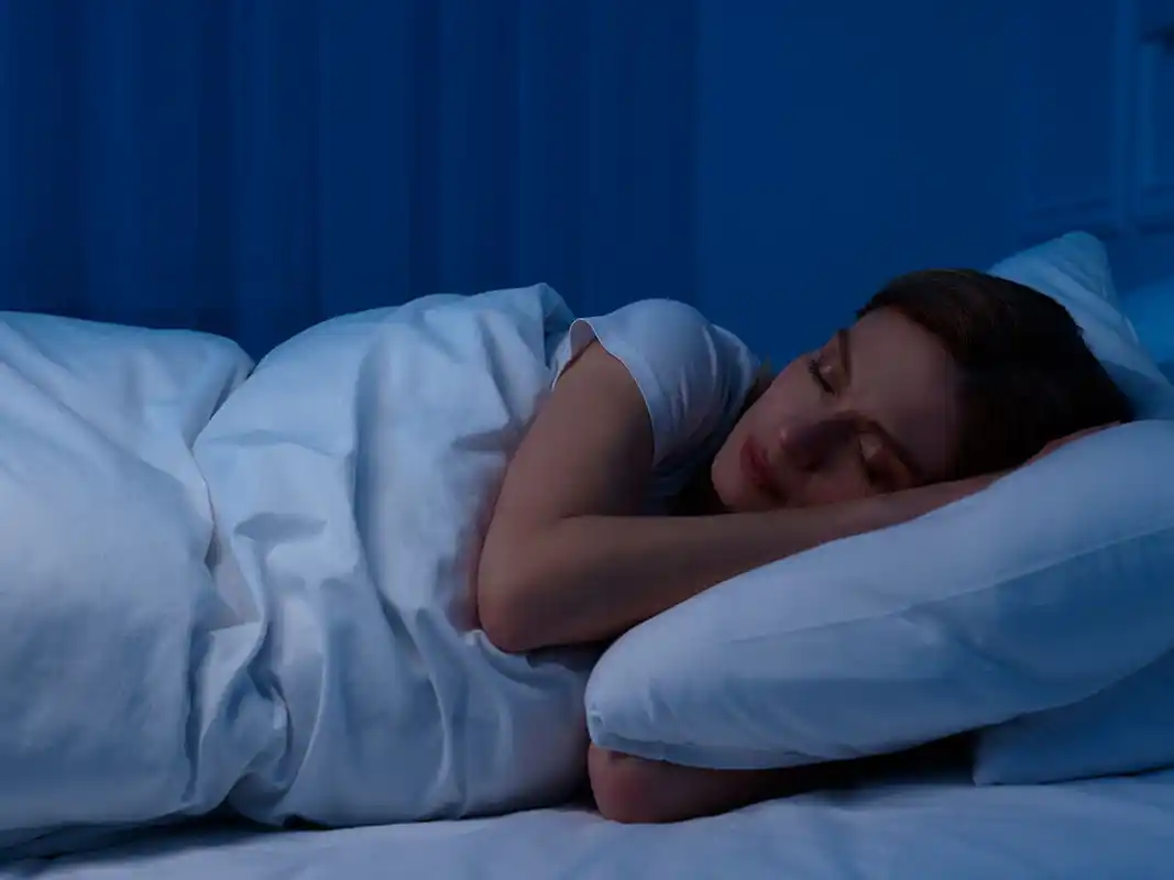 Estudios científicos revelan la importancia del descanso en personas con cáncer.