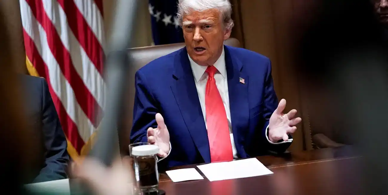 Trump ordenó un aumento de los aranceles a las importaciones chinas, elevándolos del 125% al 145%. REUTERS/Nathan Howard