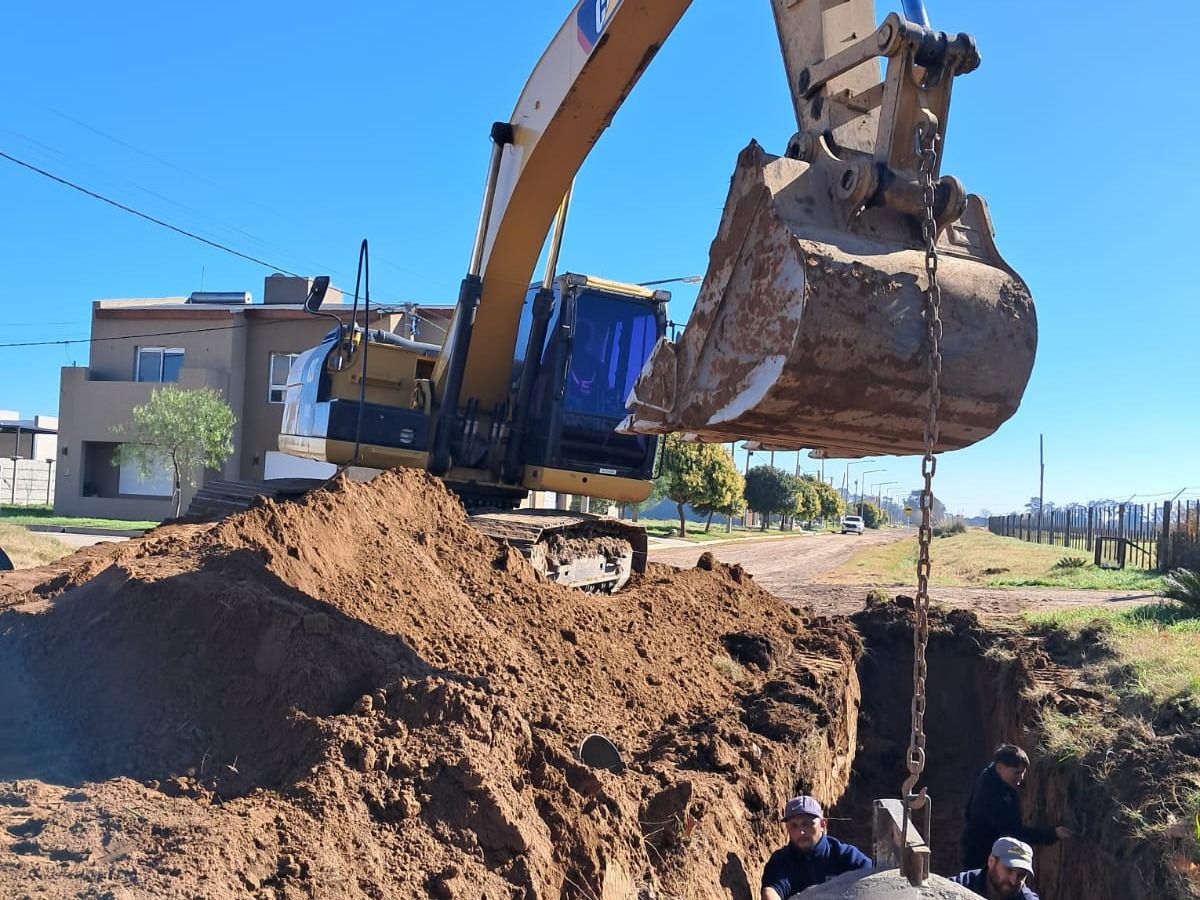 Desagües de 1.000 mm en Perillo entre Espora y Kirk.