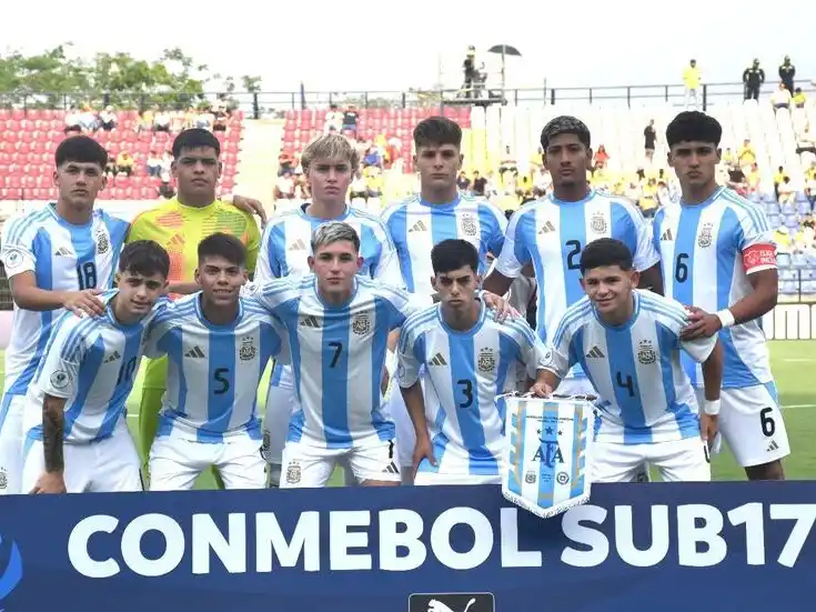 La Sub 17 de Argentina enfrenta desde las 21 a Bolivia por la clasificación.Foto:Prensa AFA
