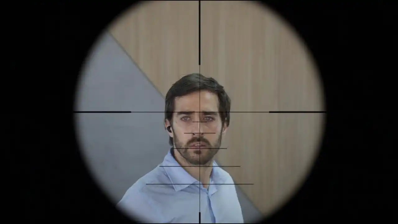 Así será “En la mira”: un adelanto del thriller con Nicolás Francella y Emilia Attias