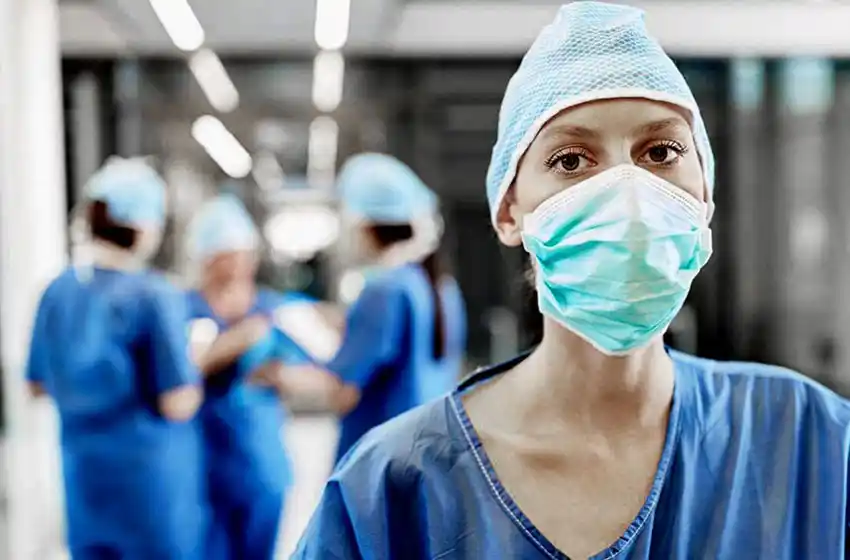 Los héroes que perdieron casi 400 compañeros durante la pandemia