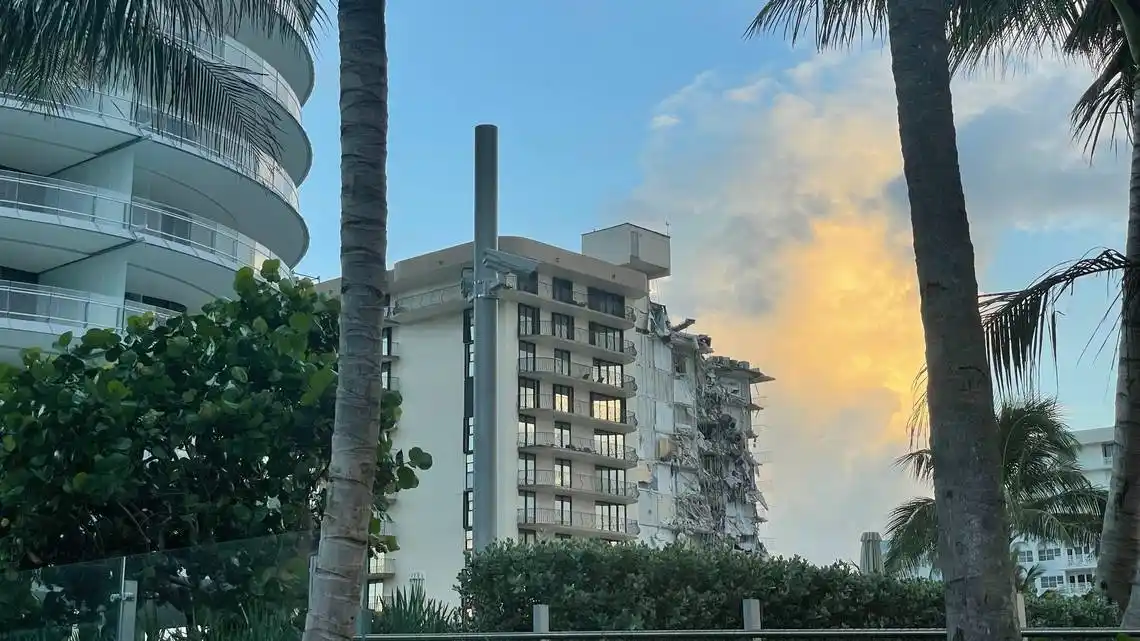 Tragedia en Miami: Al menos un muerto y decenas de heridos deja derrumbe de edificio