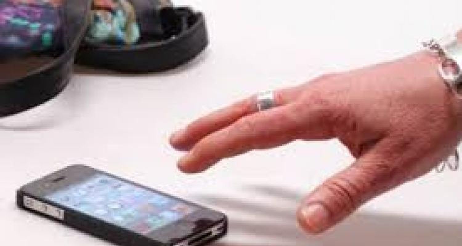 Mientras pagaba en el supermercado le birlaron el celular y descubrió quien es la ladrona
