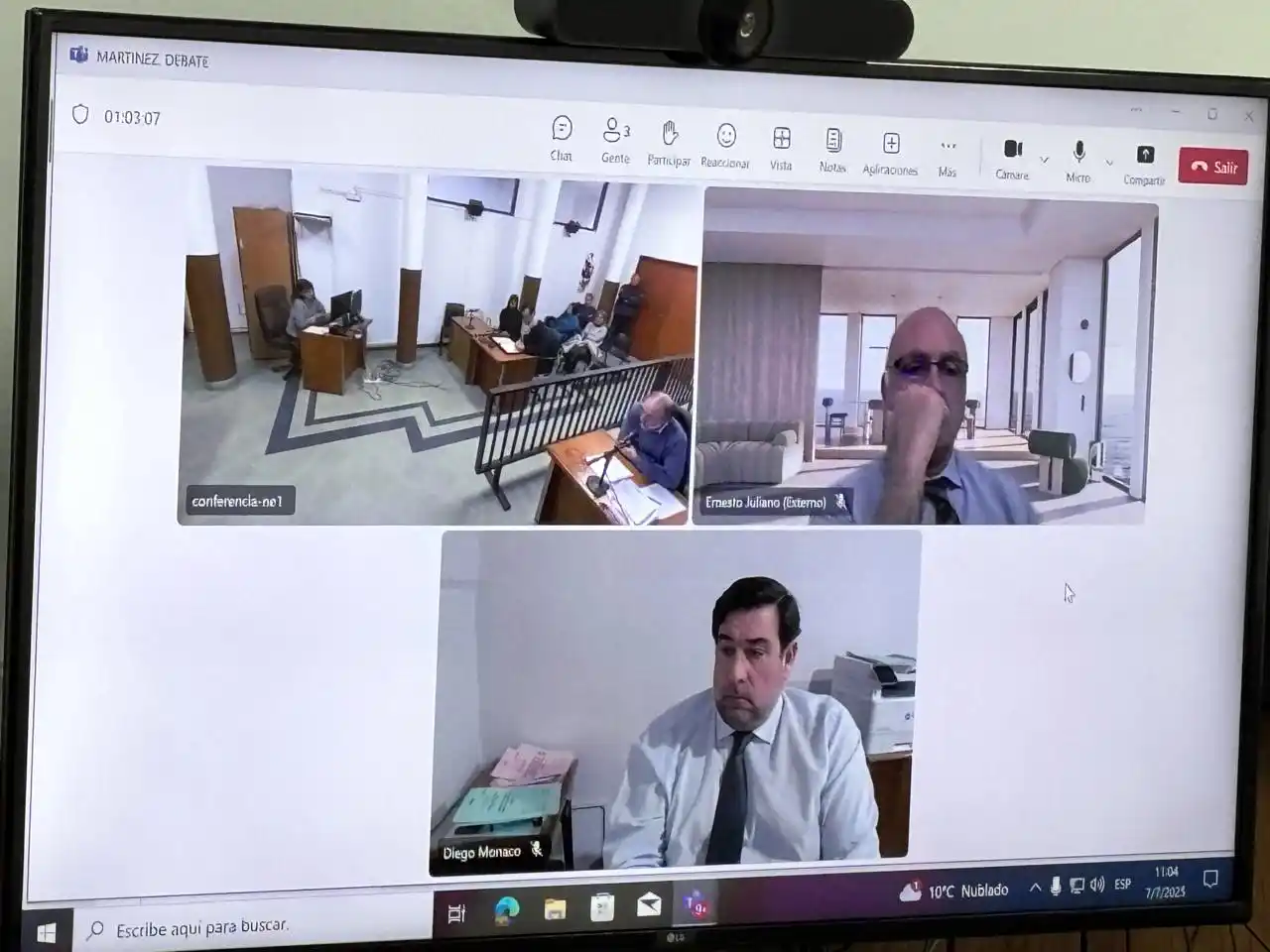 En forma remota. Estuvieron conectados con la sala del Tribunal los otros jueces