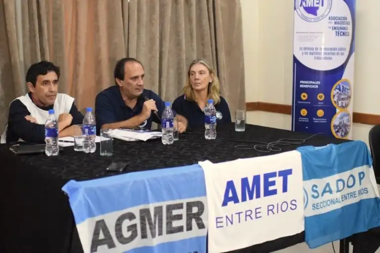El Frente Sindical Salarial Docente rechazó la propuesta salarial del Gobierno y advirtió que el conflicto podría profundizarse