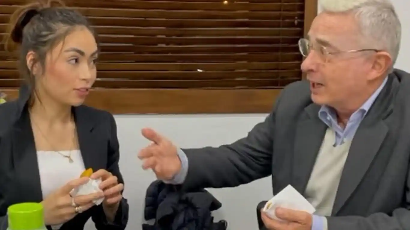 Epa Colombia dice que «AMA» a Álvaro Uribe, pero ya no quiere verlo