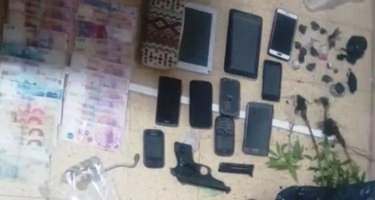 Dos aprehendidos por tenencia de armas y de marihuana para comercialización