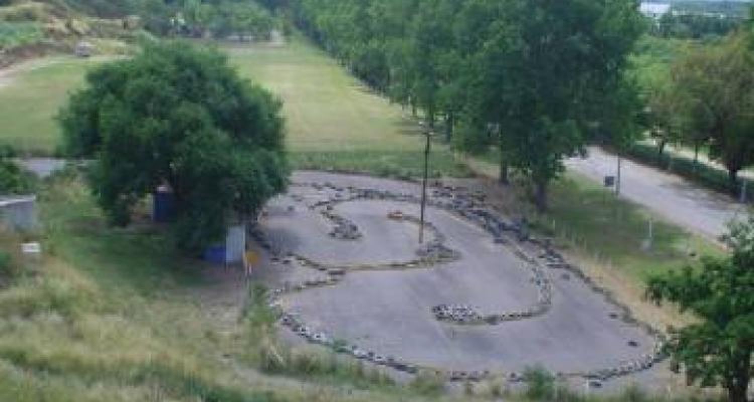 La comisión del Tiro Federal quiere sacar la pista de kartings