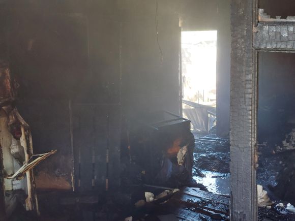 El incendio en barrio América fue intencional y acusan a la expareja del dueño, detenido por venta de drogas
