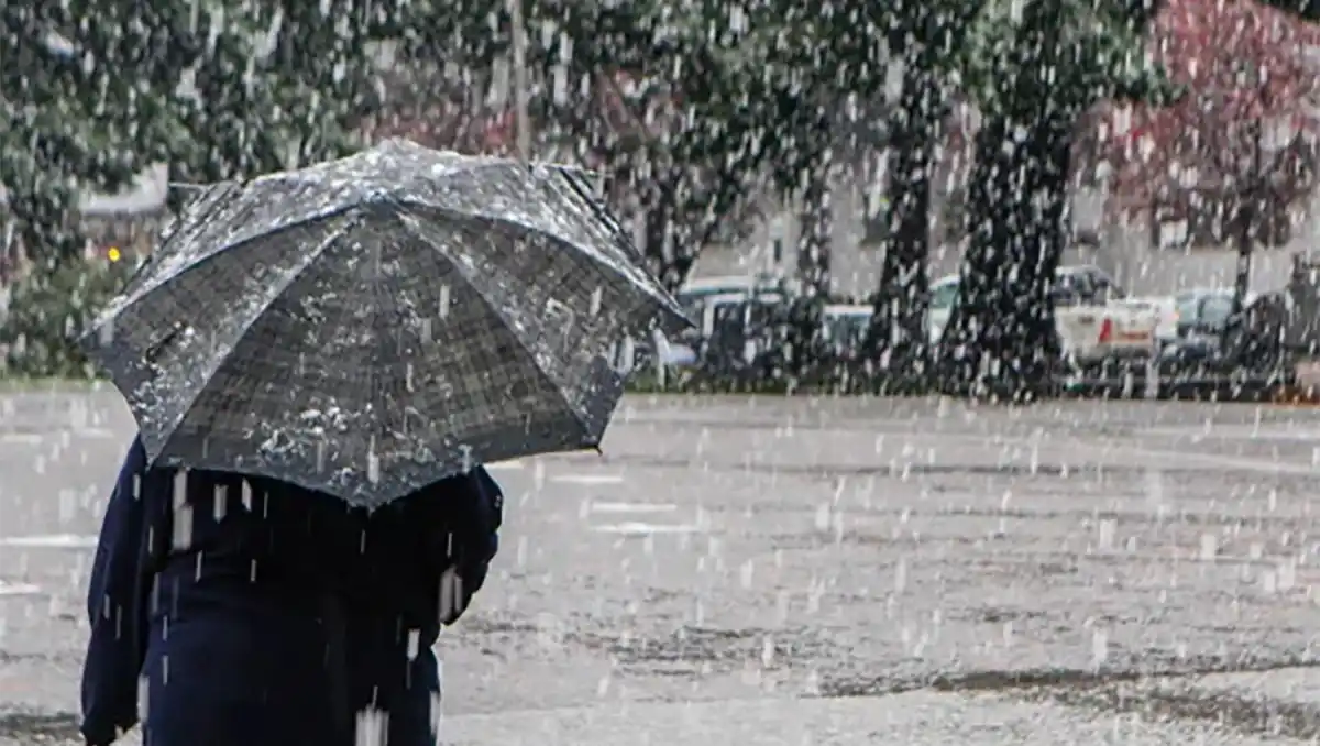 Persiste una alerta amarilla y naranja por tormentas fuertes
