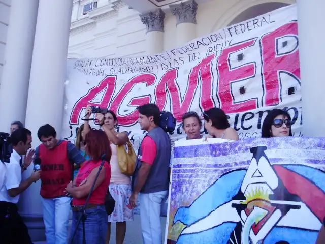Denunciaron la “traición” de tres congresales de Agmer