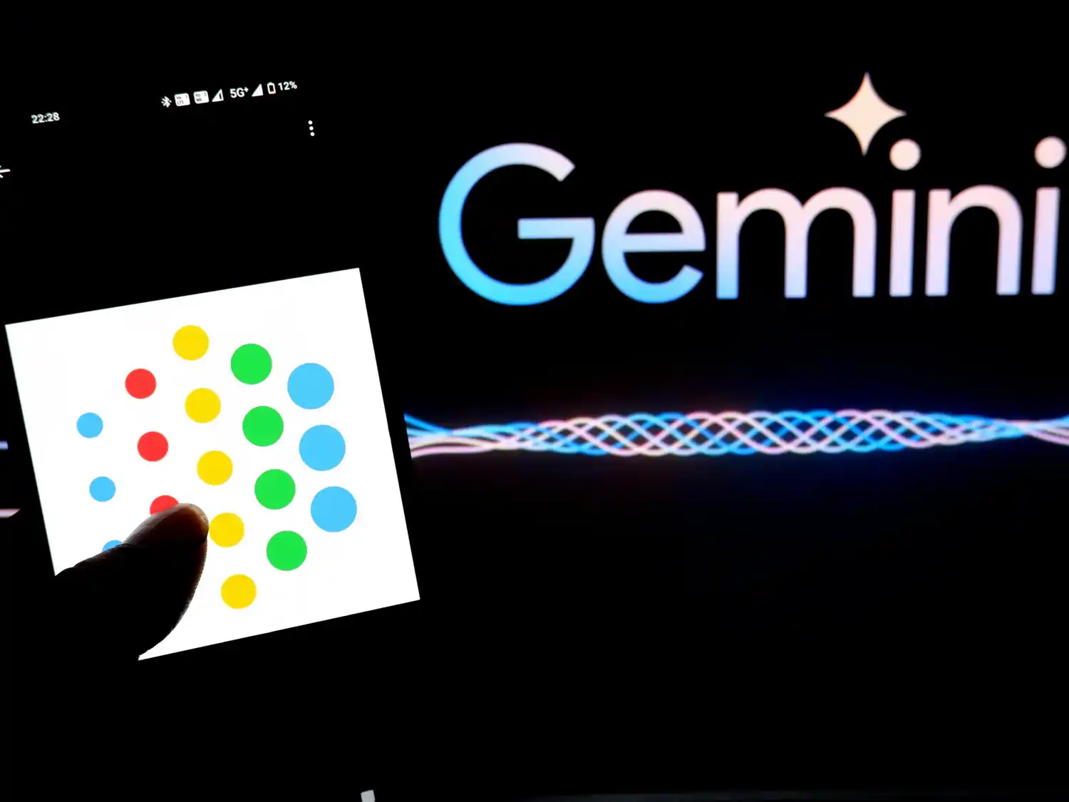 Gemini suma un botón para responder al instante y acelera sus respuestas frente a ChatGPT