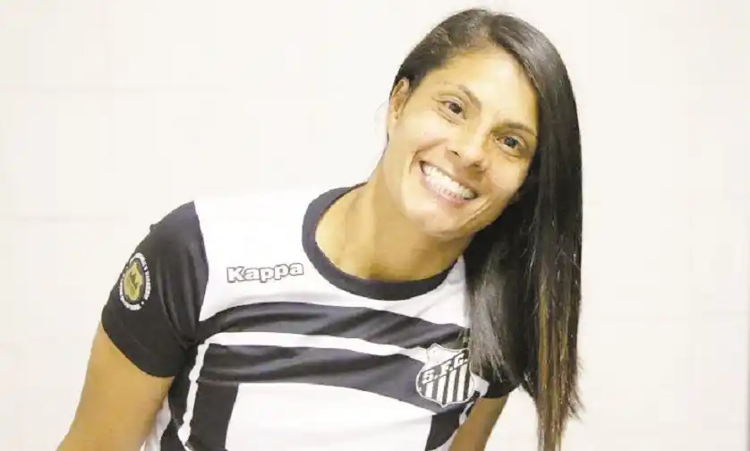 De jugar descalza con sus hermanos a brillar en el fútbol profesional