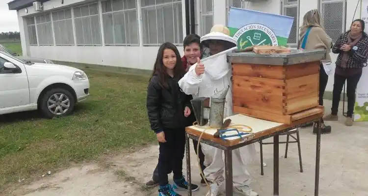 139 proyectos participaron de la Feria Regional de Ciencias en la Escuela Agropecuaria
