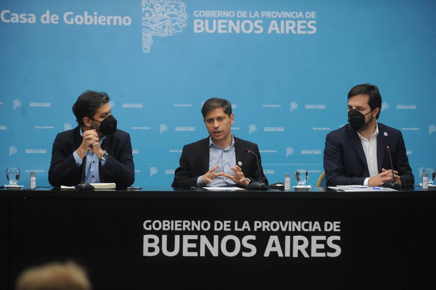 Tres anuncios de Kicillof: Segunda dosis libre para mayores de 50, vuelven los comedores escolares y refuerzo de clases