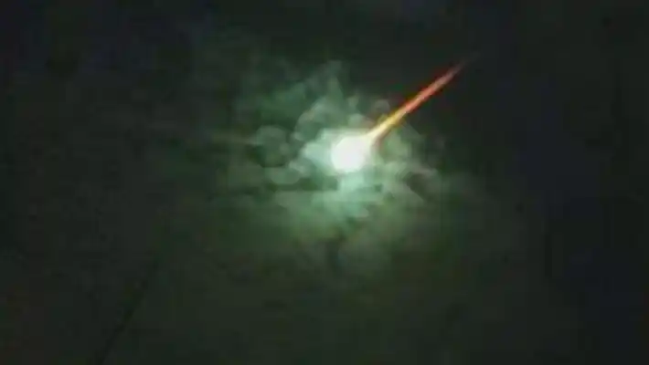 Video: Cayó un objeto del cielo en Pinamar y hablan de un meteorito 
