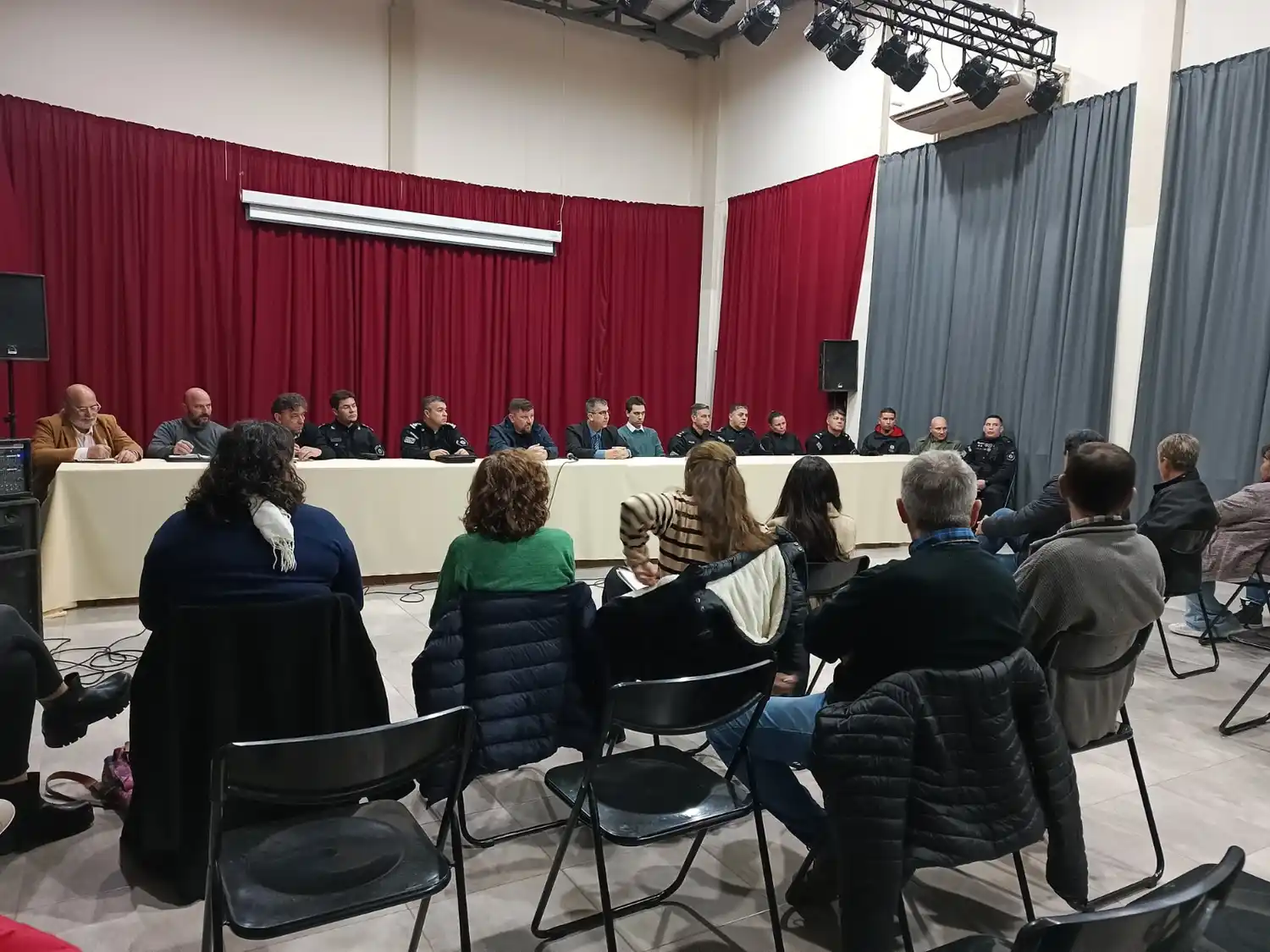 Vottero y Pinotti encabezaron una mesa de trabajo por la seguridad en Sunchales - 1