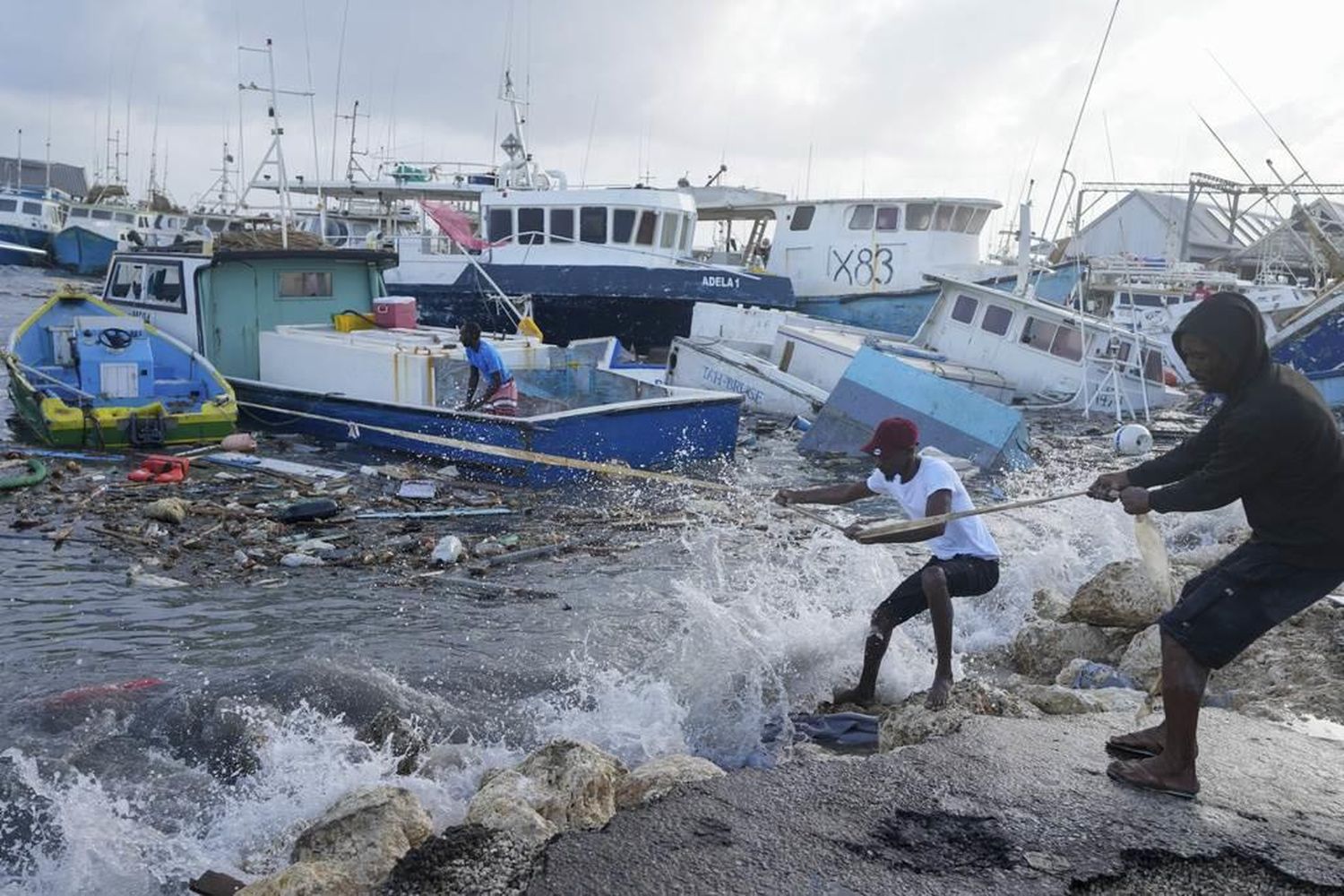 Huracán Beryl dejó varias víctimas y daños en el Caribe