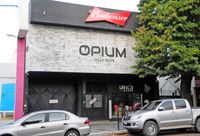 El dueño de un boliche clausurado dijo que trabajan en un protocolo