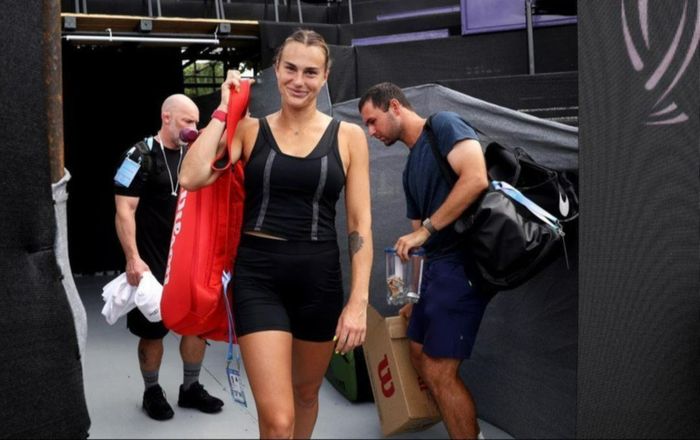 Aryna Sabalenka entrenando