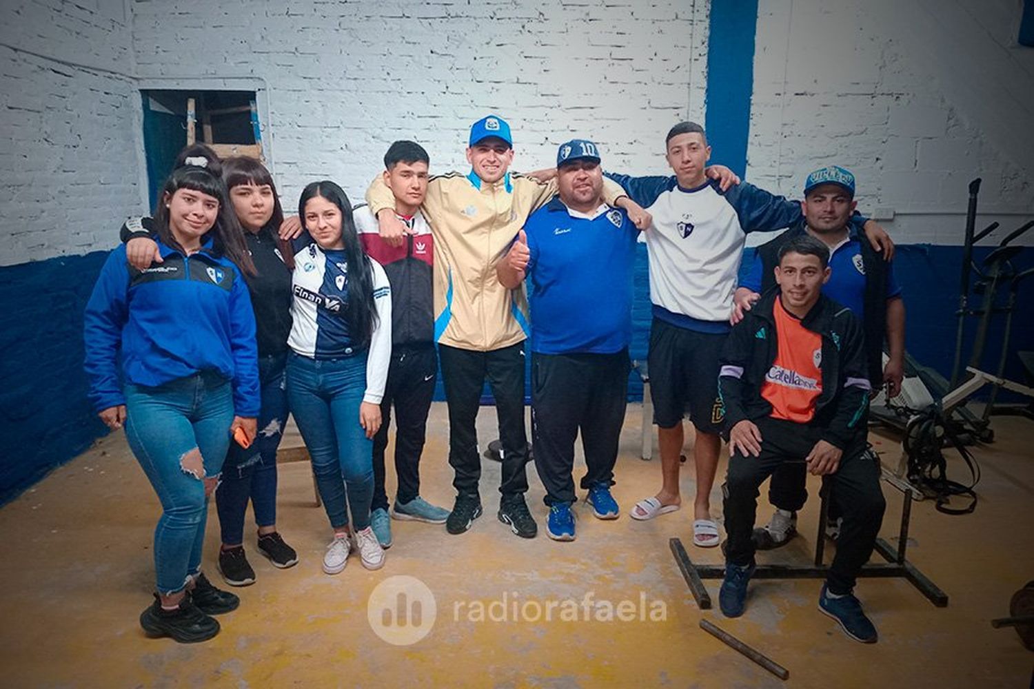 Hinchas de Sportivo pintaron el gimnasio: "El amor por el club va más allá de los domingos, están colaborando en todo momento"