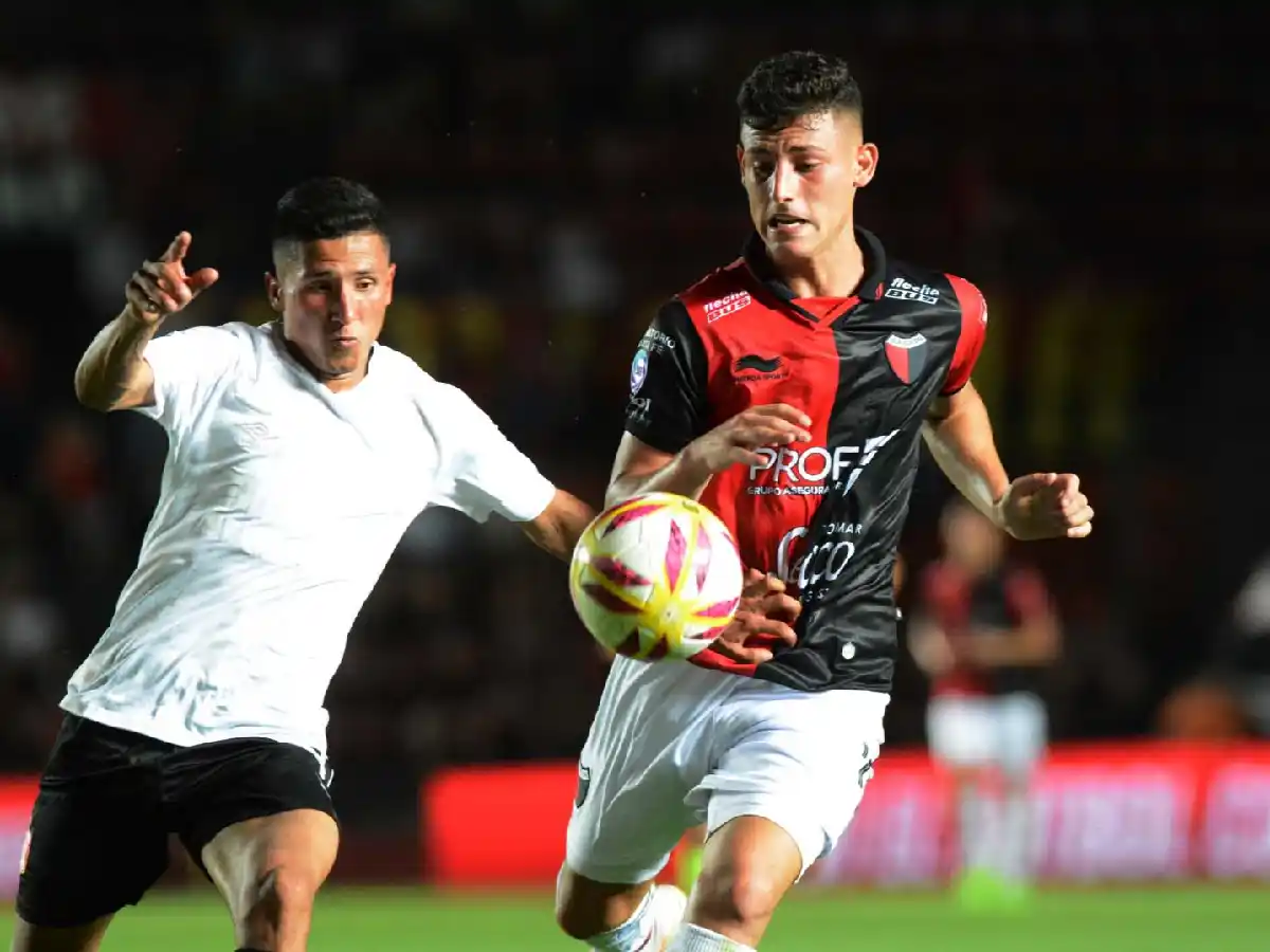Colón y Estudiantes  empataron en Santa Fe