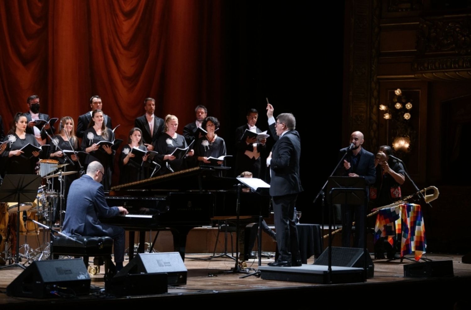 El Teatro Colón homenajeó a Ariel Ramírez de la mano de su hijo, el director musical Facundo Ramírez, junto a Abel Pintos y Chango Spasiuk como solistas