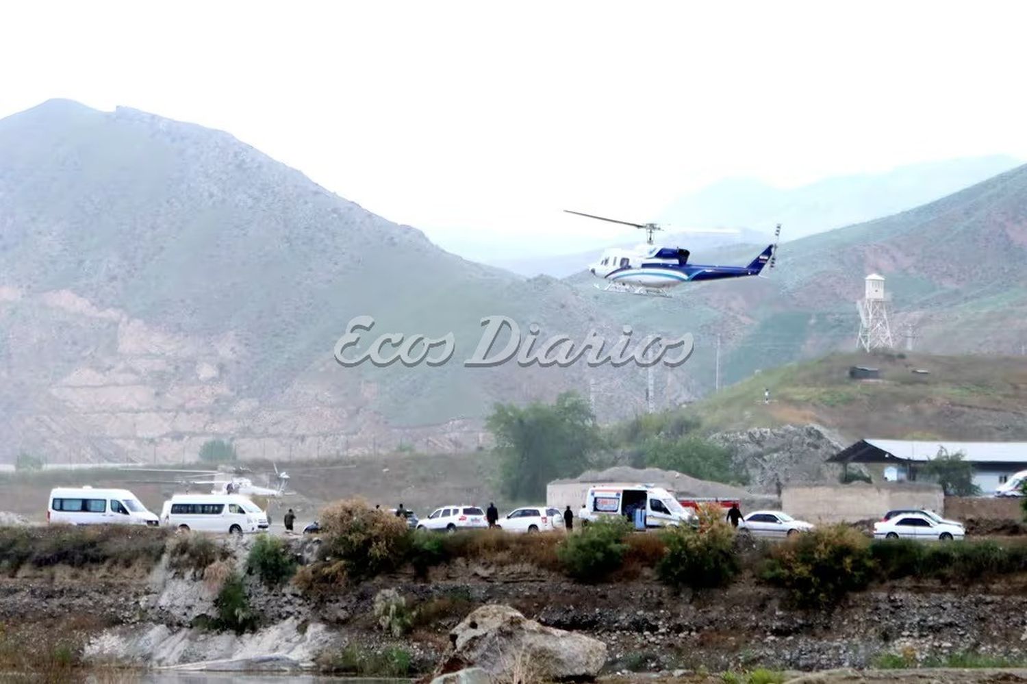 Raisi despegando en el helicóptero que realizó un aterrizaje forzoso más tarde