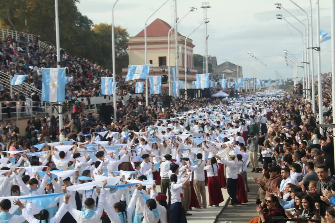 Las fotos más espectaculares de la convocante Fiesta del 25 de Mayo en Gualeguaychú