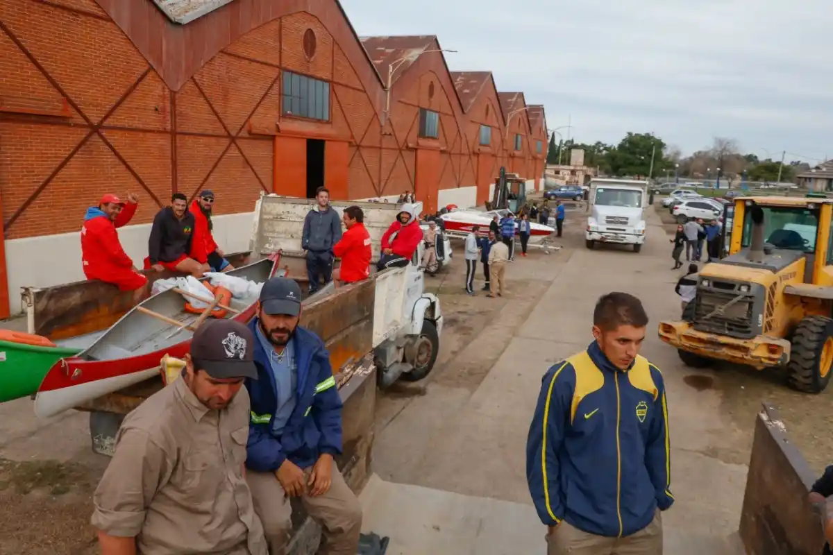 El gabinete municipal recorrió las zonas afectadas por la inundación