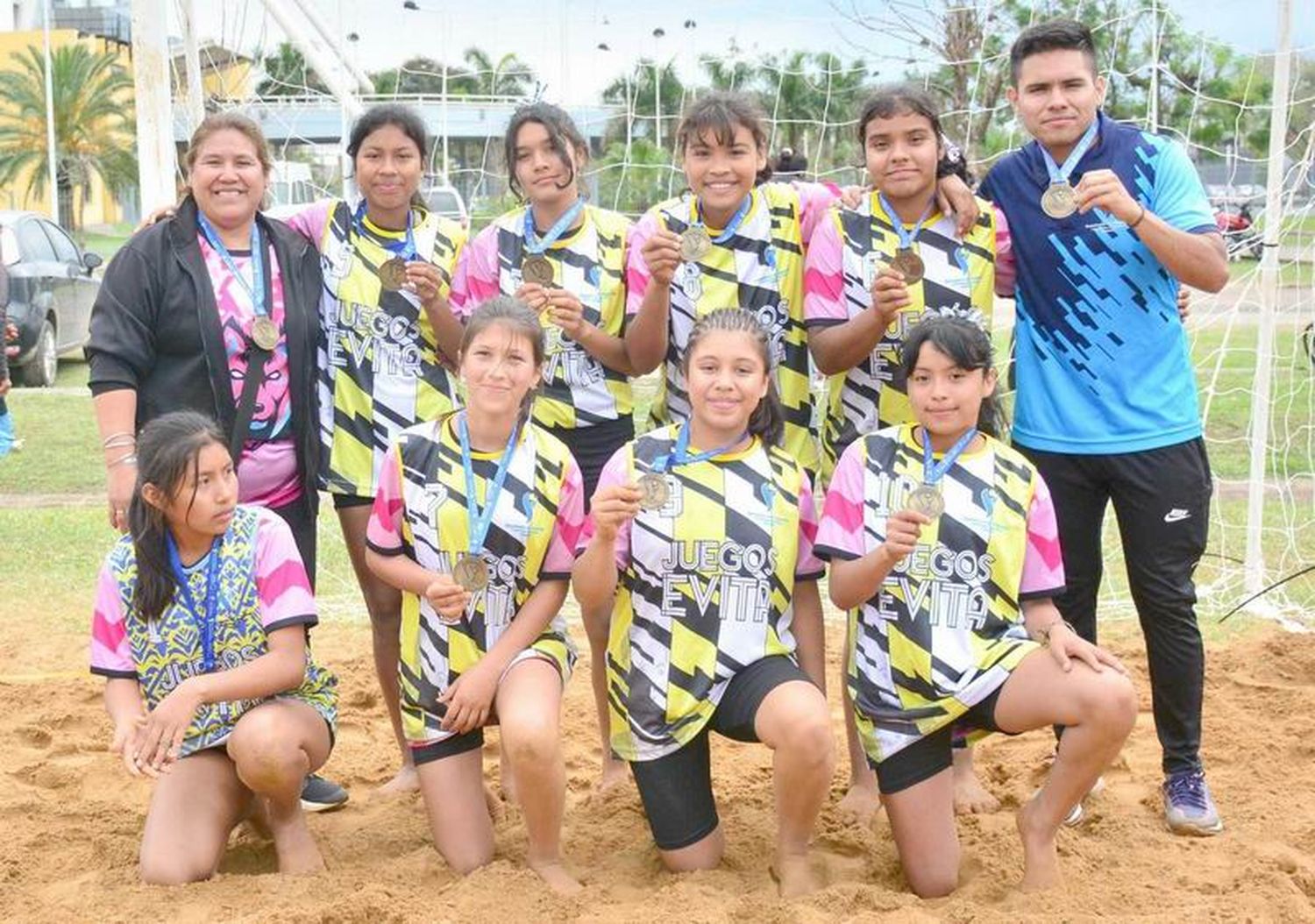 Misión Laishí dominó el
hándbol de playa sub 14