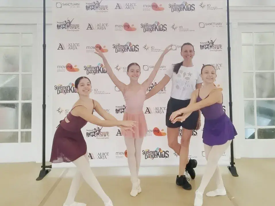 Bailarinas se capacitan en Estados Unidos