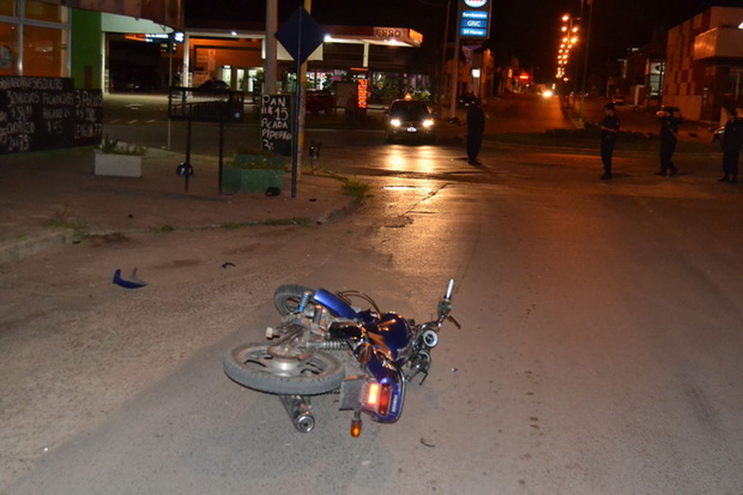 Un joven cayó de su moto y está con riesgo de vida