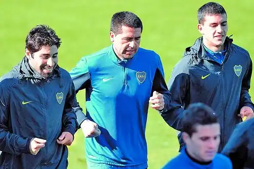 Bianchi paró el equipo para jugar ante Tigre con Riquelme y Paredes