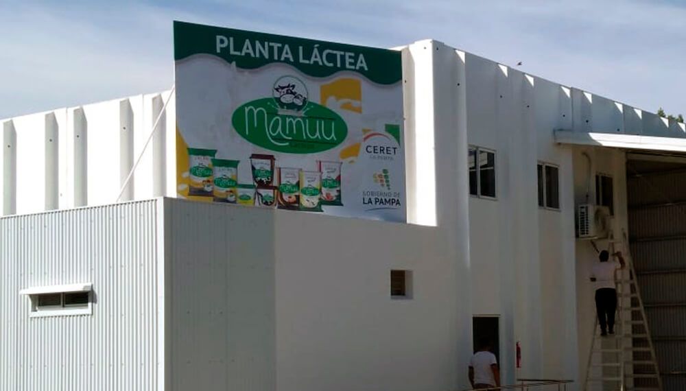 Leche “estatal”: Alberto Fernández elogió un modelo de La Pampa y propuso impulsarlo en Nación